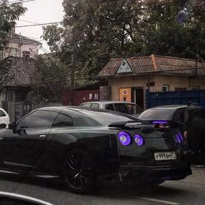 女人脱了内裤让男人操
