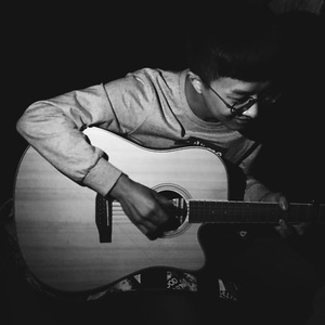 女人脱了内裤让男人操
